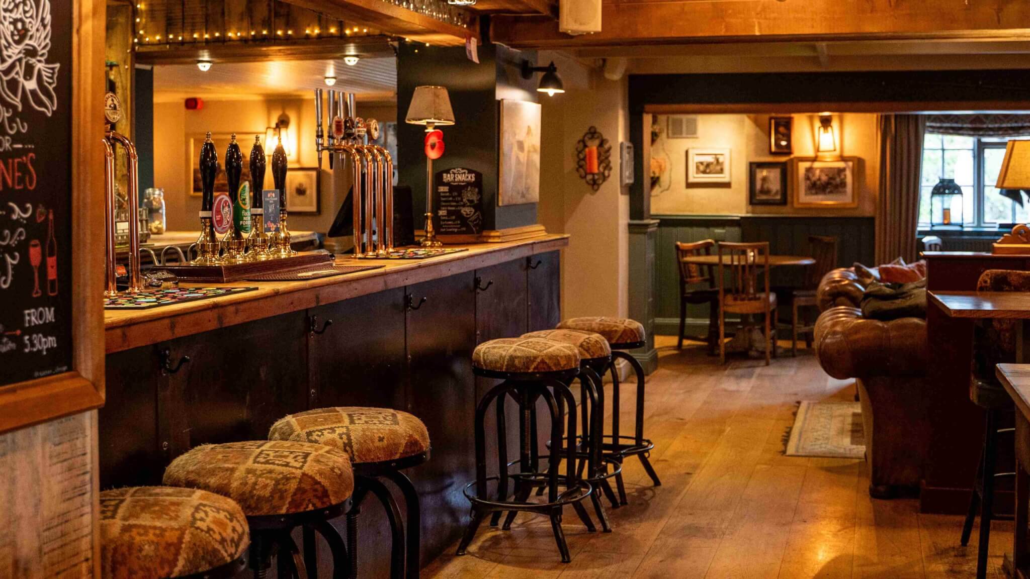 Idyllic Pub at the Edge of The New Forest 11zon scaled